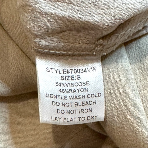 EUC Grade & Gather Empire Waist jumpsuit in light cream & organic design. Small - Picture 15 of 16